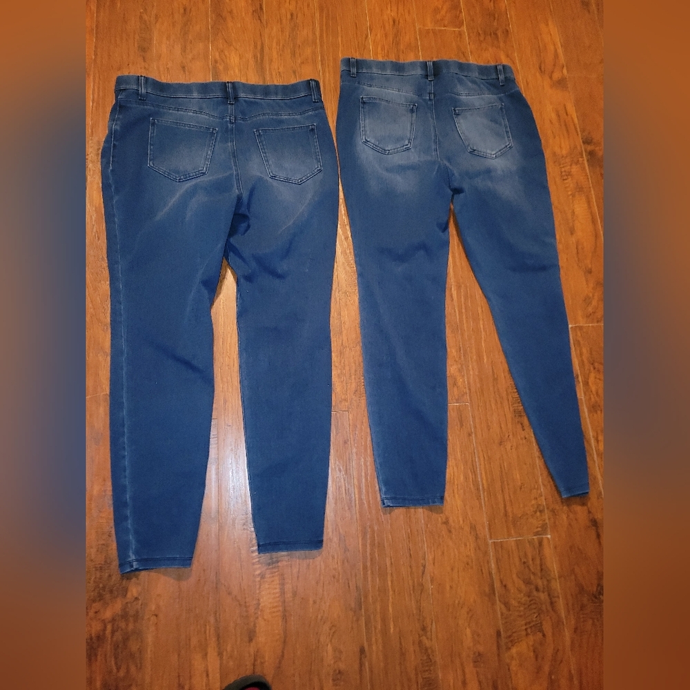 2 Pairs Of Time and Tru Women's Dark Blue Skinny Jeans - Picture 3 of 4